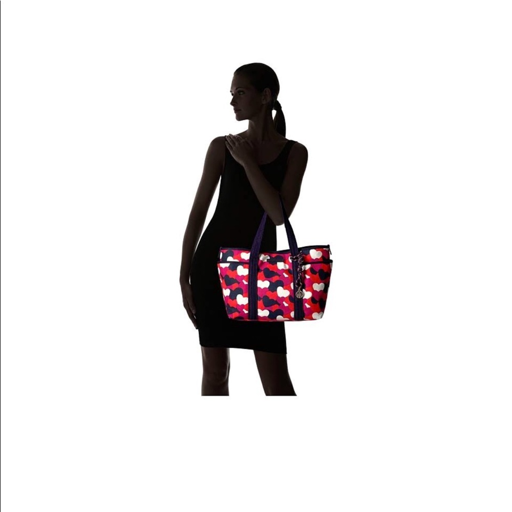 Tommy Hilfiger Extra-Large Dariana Heart-Print bag - Picture 4 of 5